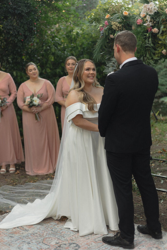 Wedding ceremony in the garden at Natte Valleij.